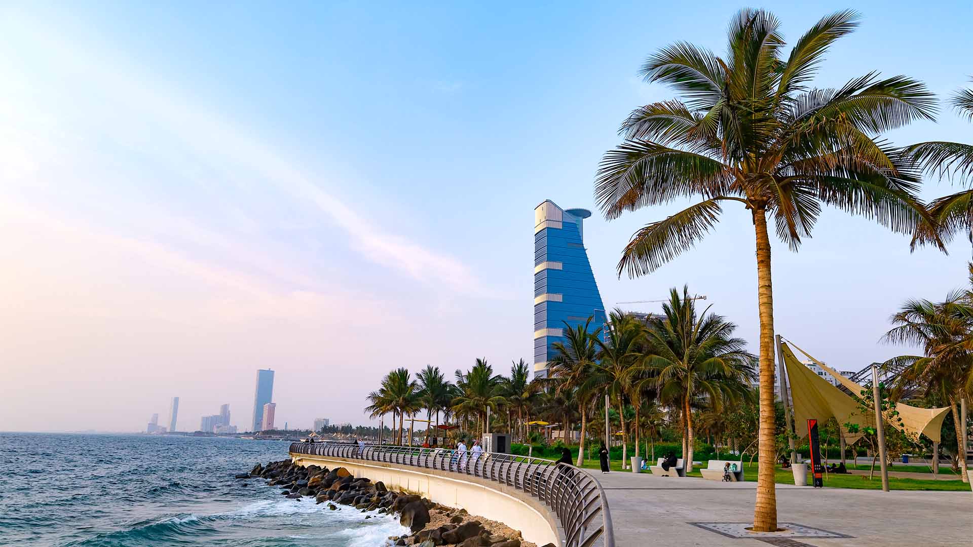 Jeddah waterfront penthouses in 2026: prices, yields and the new ownership law.